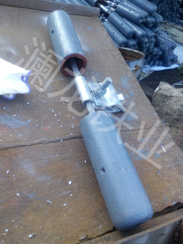 高压架空线路中防震锤是这样使用的,你知道吗?